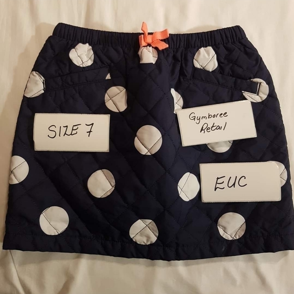 Gymboree girls blue with white polka dots skirt size 7, quilted